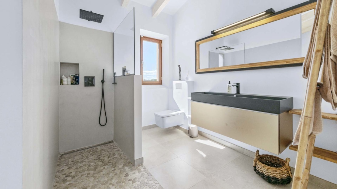 F-4860 Fantastic natural stone finca in Ses Salines with absolute privacy, large pool and panoramic views7