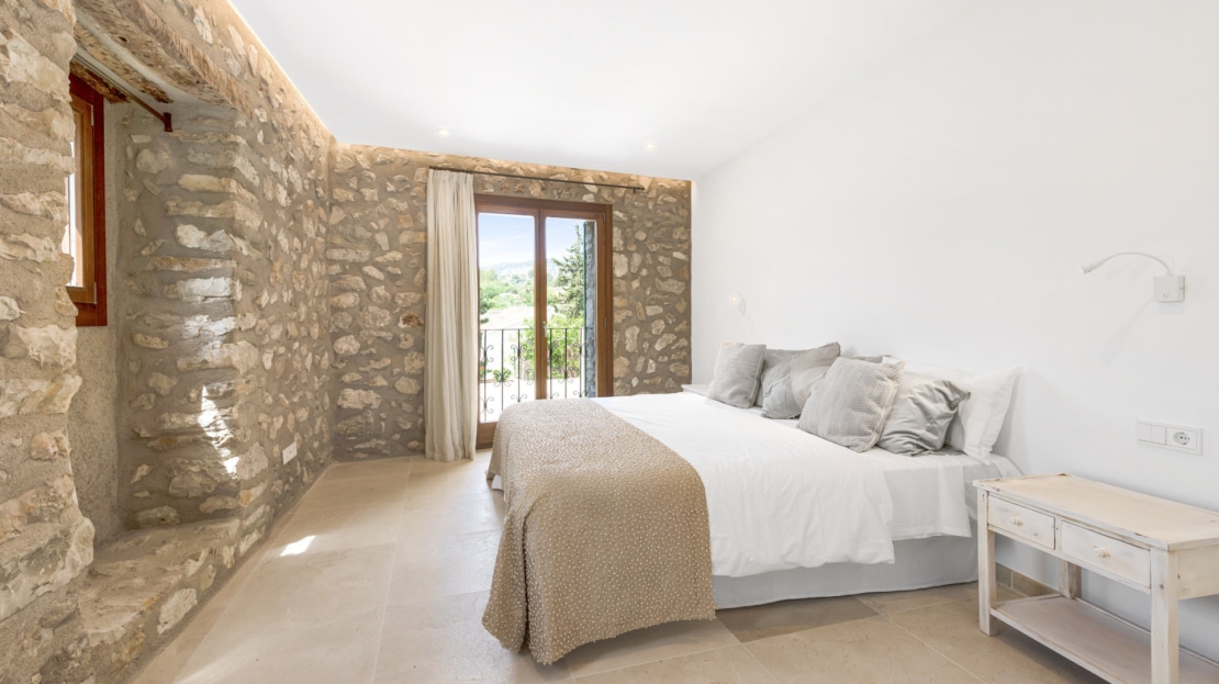 V-4676 ERSTBEZUG!!! Einzigartige moderne Villa im Finca Stil mit Pool und viel Privatsphäre in Es Capdella