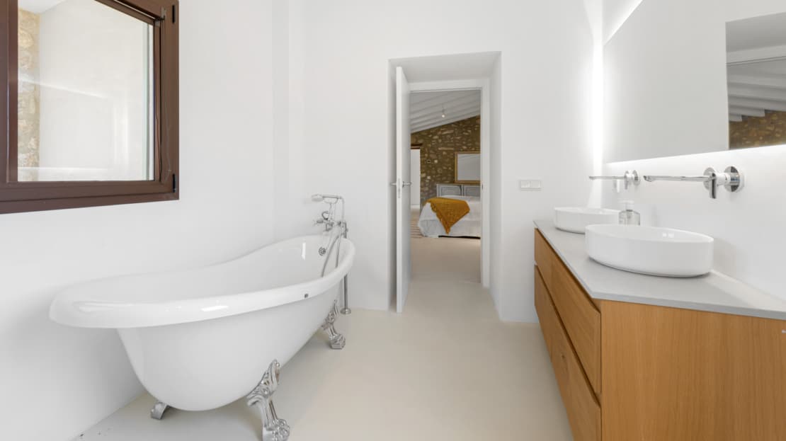 V-4676 ERSTBEZUG!!! Einzigartige moderne Villa im Finca Stil mit Pool und viel Privatsphäre in Es Capdella