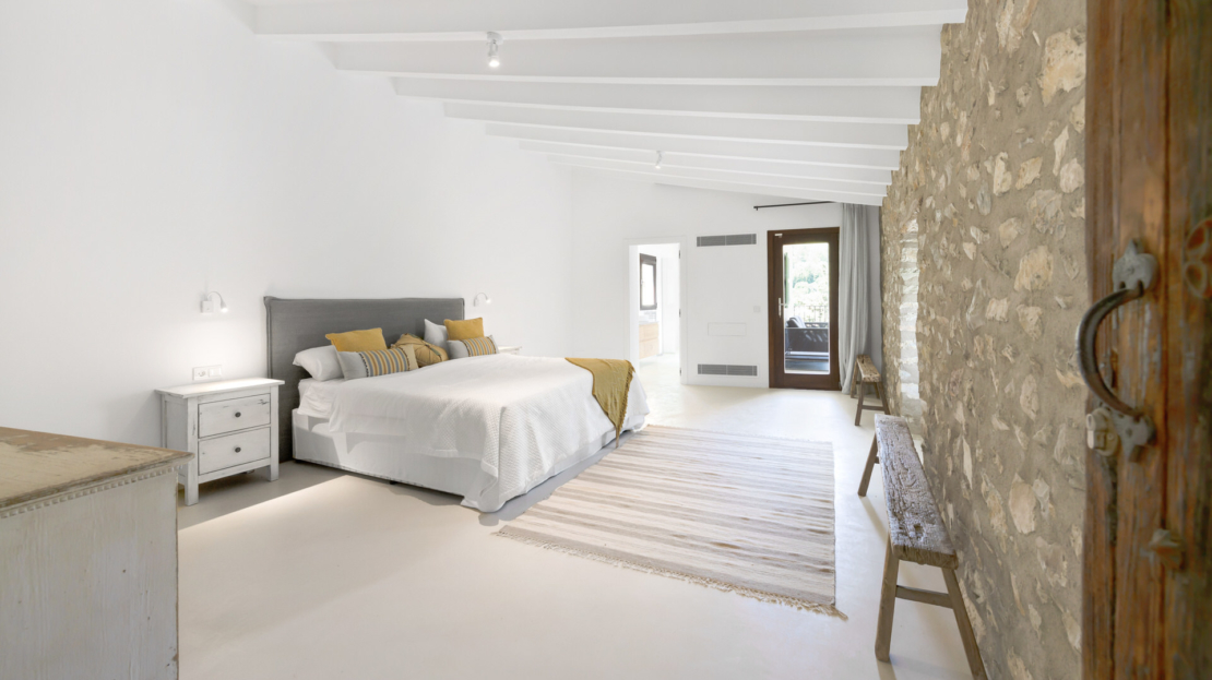 V-4676 ERSTBEZUG!!! Einzigartige moderne Villa im Finca Stil mit Pool und viel Privatsphäre in Es Capdella