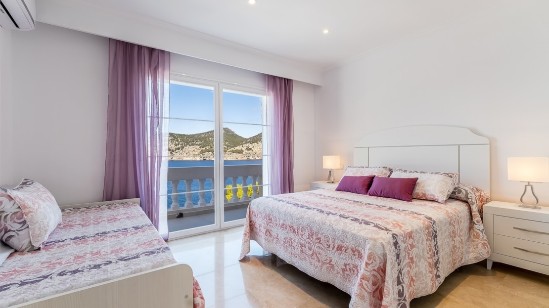 V-4761 Beeindruckende, mediterrane Villa in Camp de Mar mit traumhaftem Meerblick