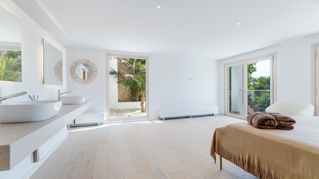 V-3779 Renovierte Villa in Son Vida mit großer Pool Terrasse und Privatsphäre