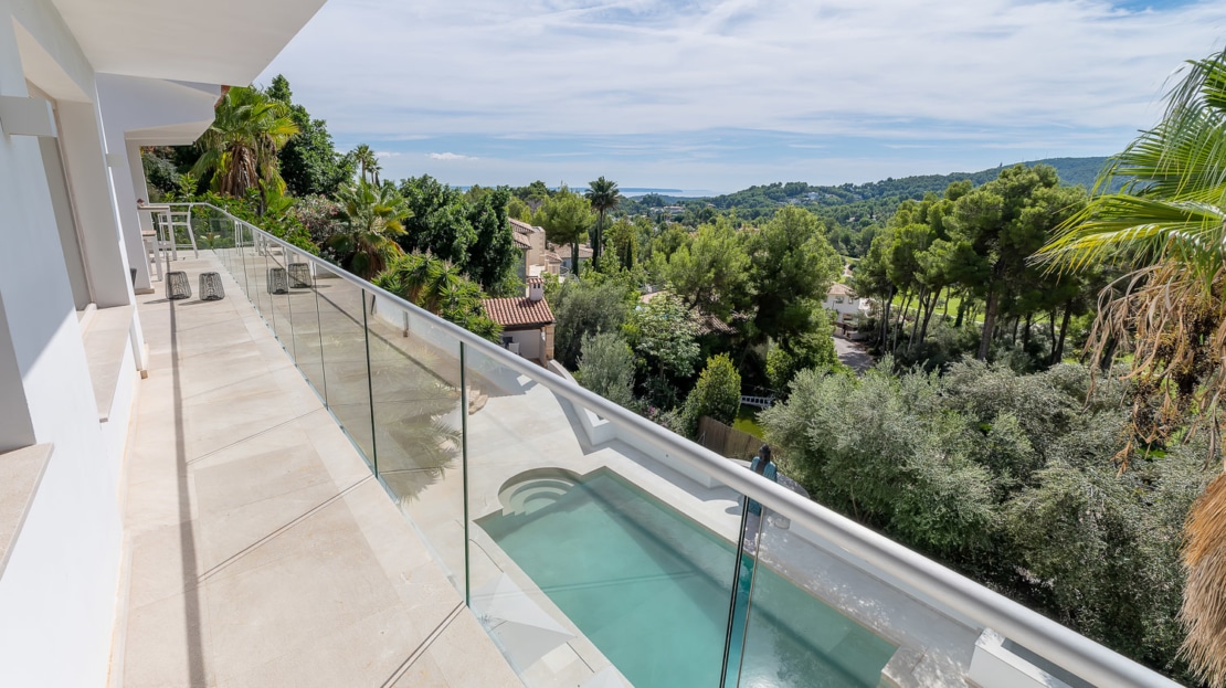 V-3779 Renovierte Villa in Son Vida mit großer Pool Terrasse und Privatsphäre