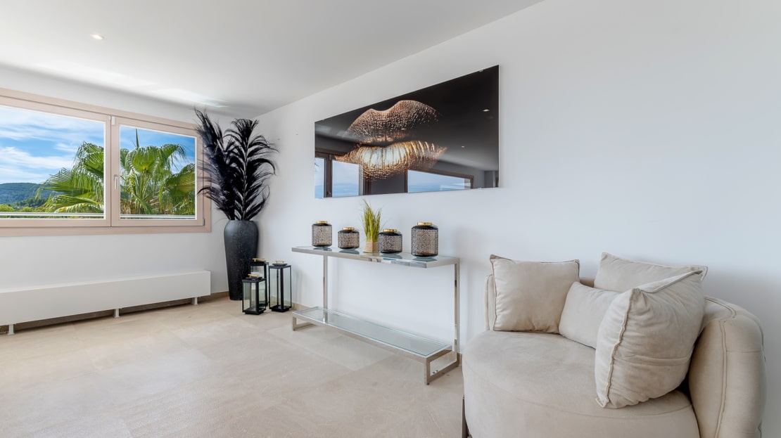 V-3779 Renovierte Villa in Son Vida mit großer Pool Terrasse und Privatsphäre