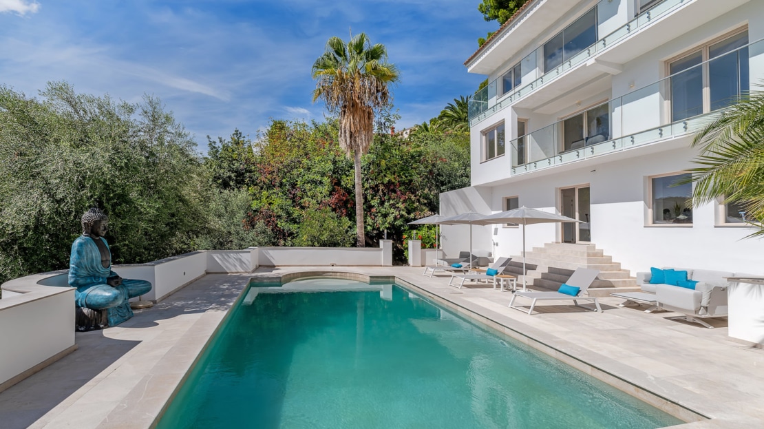 V-3779 Renovierte Villa in Son Vida mit großer Pool Terrasse und Privatsphäre