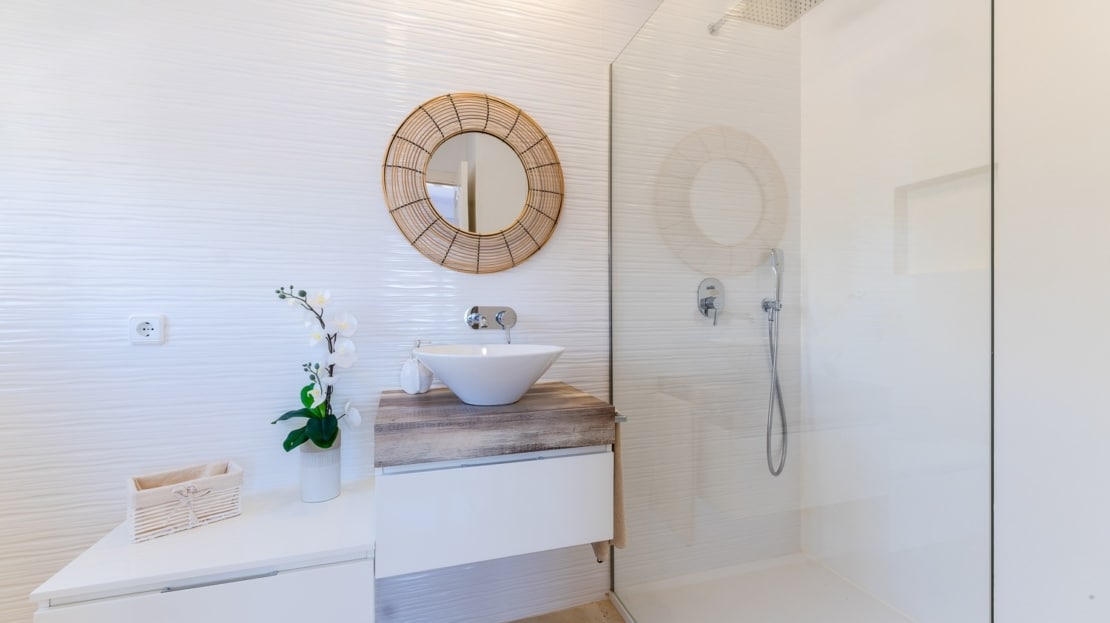 V-4761 Beeindruckende, mediterrane Villa in Camp de Mar mit traumhaftem Meerblick