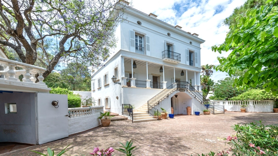 D-1988-110 Elegante Villa in El Terreno mit parkähnlichem Garten, Pool und herrlichem Blick auf den Hafen