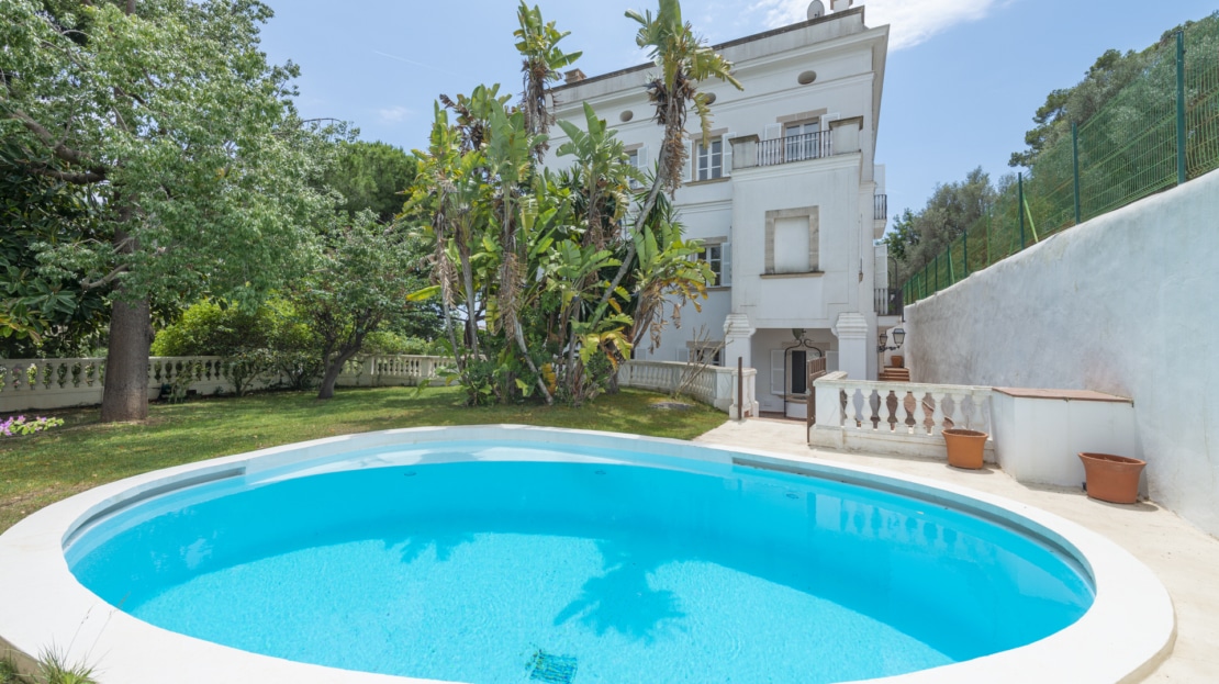 D-1988-110 Elegante Villa in El Terreno mit parkähnlichem Garten, Pool und herrlichem Blick auf den Hafen