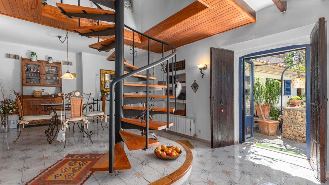 5206 Entzückendes Dorfhaus in Bunyola mit Gästebereich und herrlichem Bergblick 46