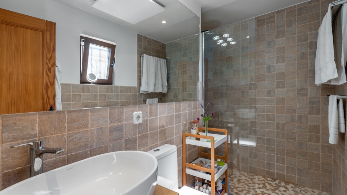 5206 Entzückendes Dorfhaus in Bunyola mit Gästebereich und herrlichem Bergblick 52