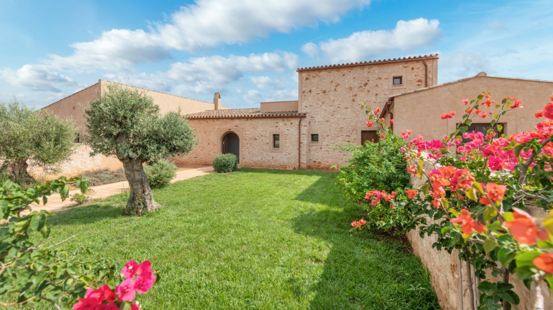 3269 - New build finca in Santanyi33