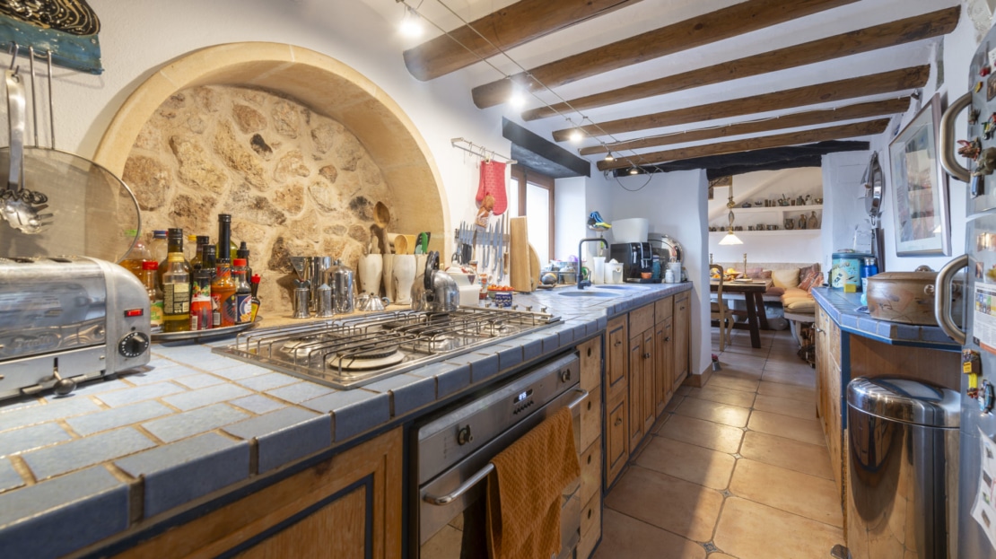 D-4819 Bunyola: Stadthaus mit Pool, Garten & Panoramablick – Ihr Tor zur Tramuntana