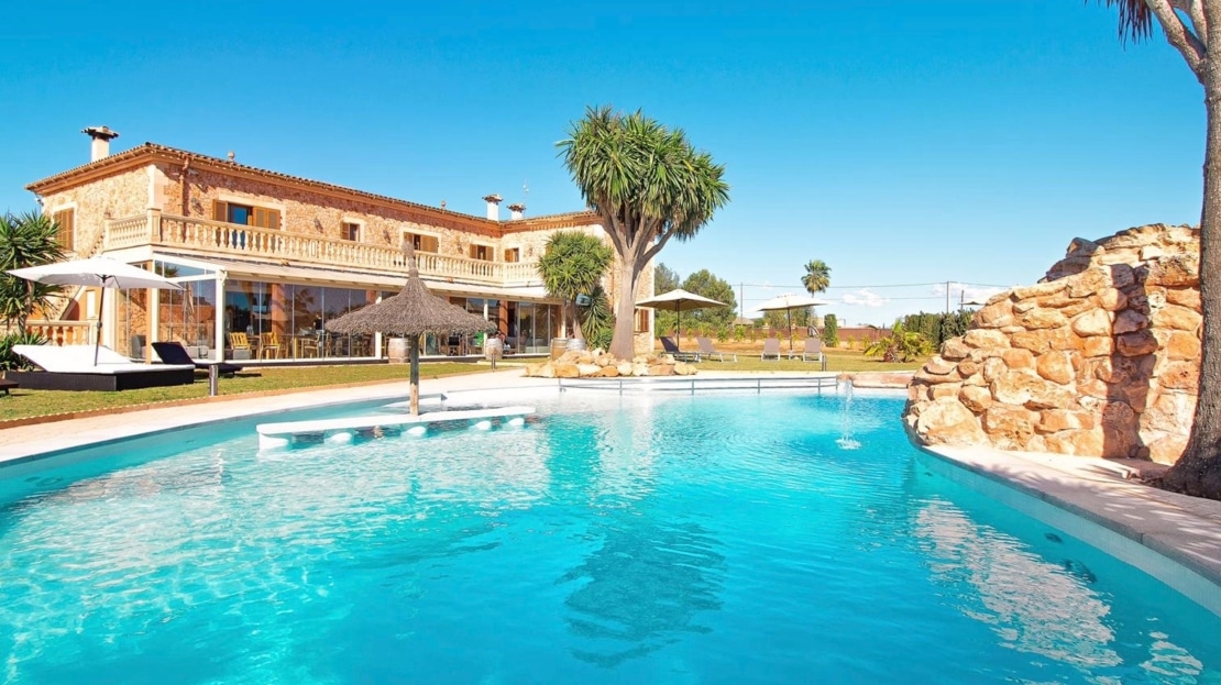 5030 Herrschaftliche Naturstein Finca in Llucmajor mit großem Garten & Pool und Ferienvermietungslizenz!