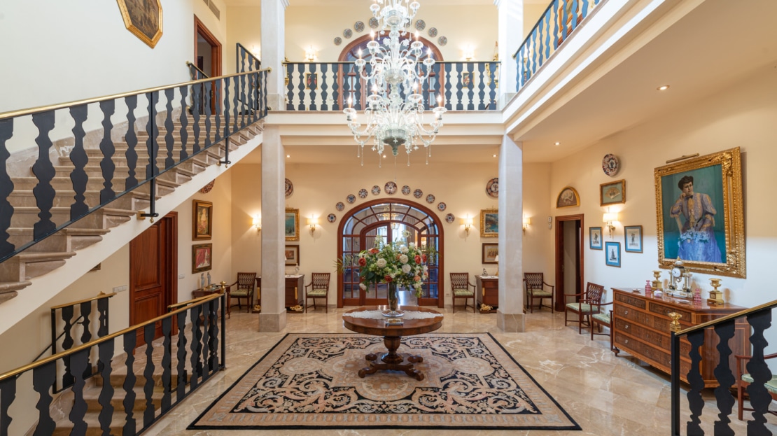 V-3443 Spektakuläre Villa in Son Veri Nou in 1. Meereslinie mit Blick auf die Bucht von Palma