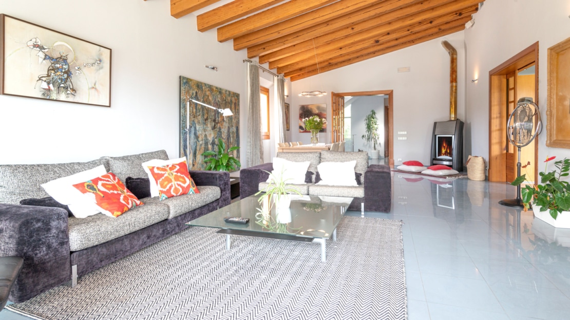 F-2804 Charmante Finca in der Nähe vom Golfplatz Pollensa mit Tourismuslizenz, großem Garten und Pool