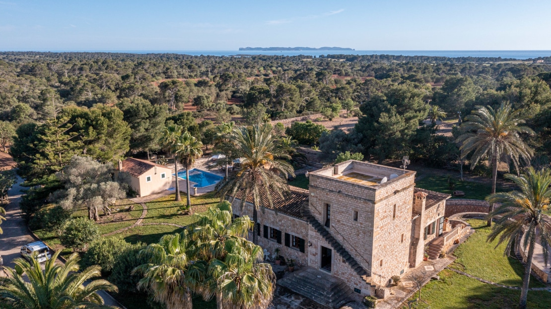 F-3954 Mediterrane Finca bei Ses Salines mit großem Pool und viel Charme
