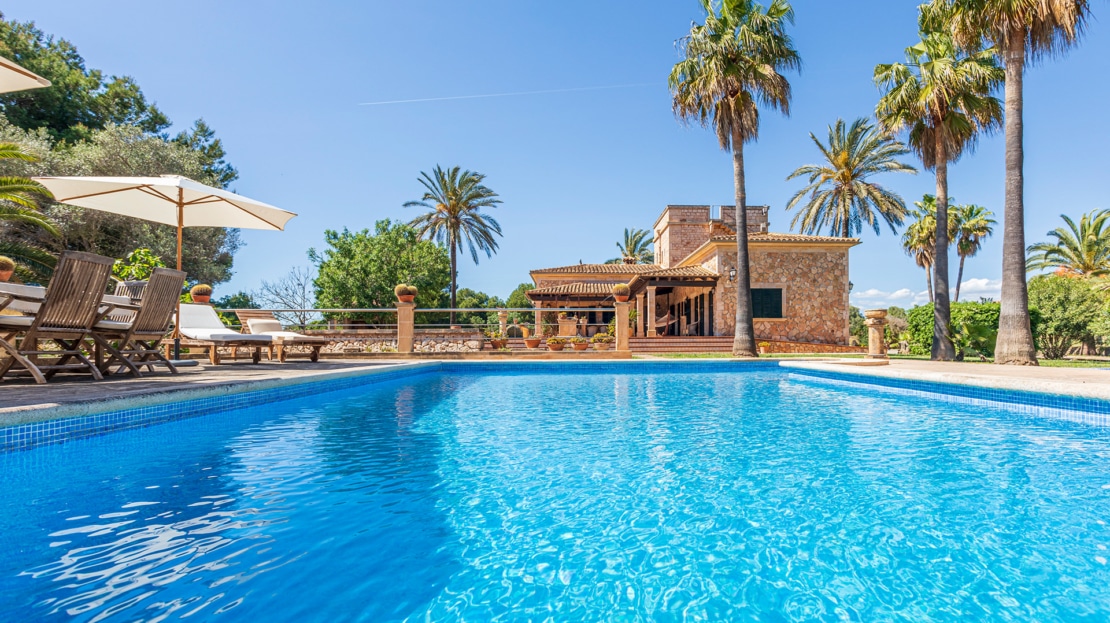 F-3954 Mediterrane Finca bei Ses Salines mit großem Pool und viel Charme
