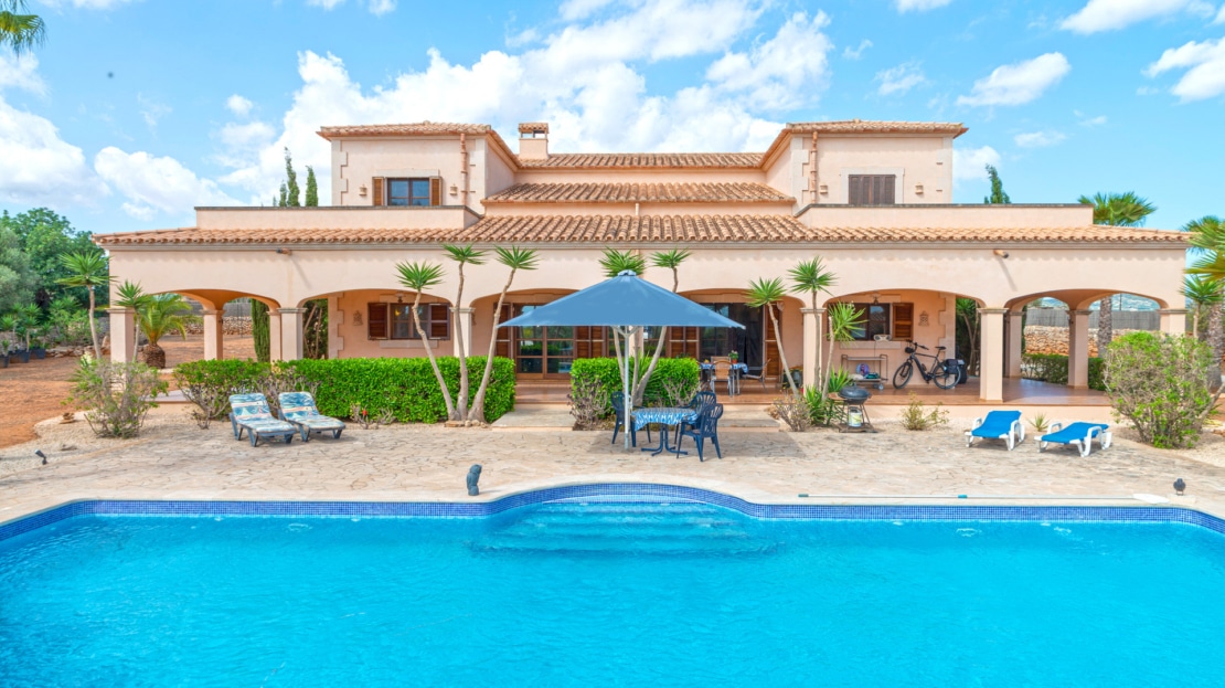 F-4065 Idyllische Finca in Santanyi mit mallorquinischem Charme und Panoramablick