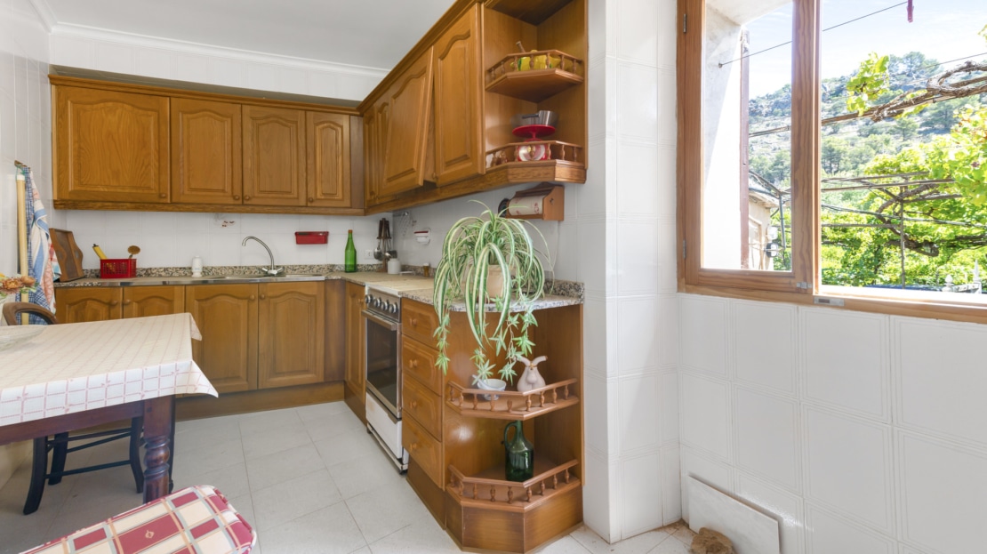 IF-4755 INVESTITION! Finca auf großem Grundstück mit Obstbäumen und viel Potenzial in Soller