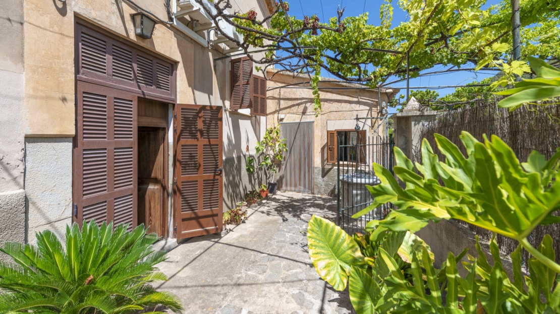 IF-4755 INVESTITION! Finca auf großem Grundstück mit Obstbäumen und viel Potenzial in Soller