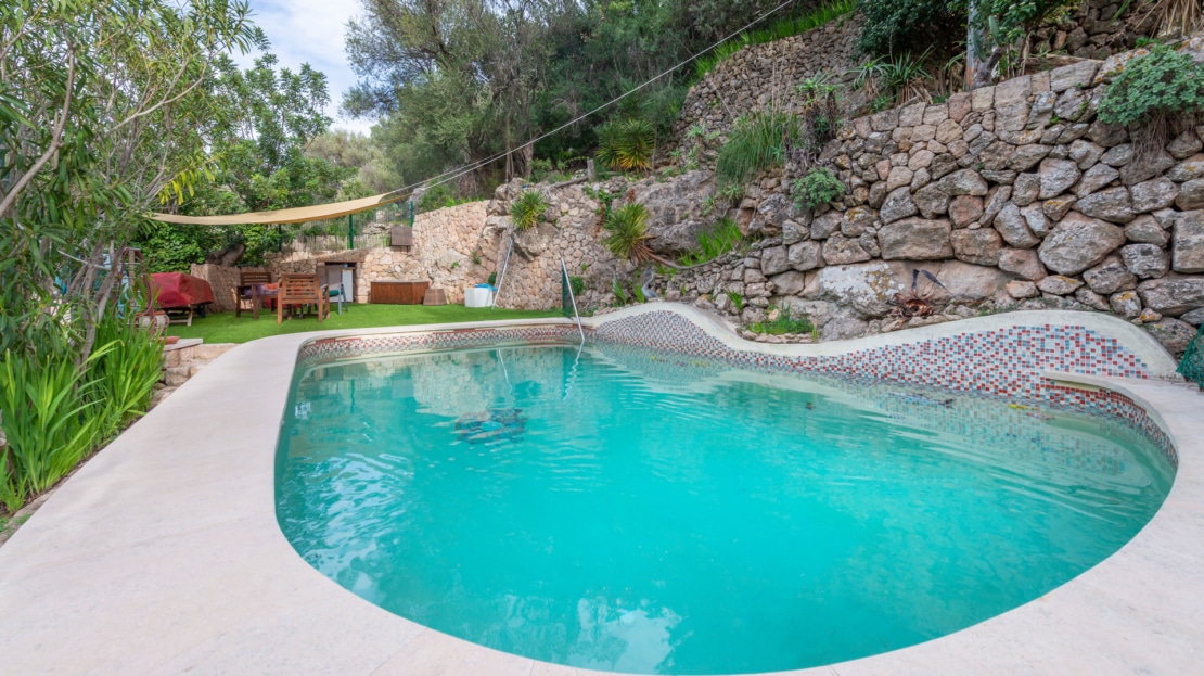 D-4819 Bunyola: Stadthaus mit Pool, Garten & Panoramablick – Ihr Tor zur Tramuntana
