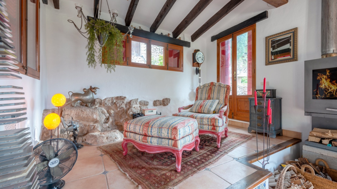 D-4819 Bunyola: Stadthaus mit Pool, Garten & Panoramablick – Ihr Tor zur Tramuntana