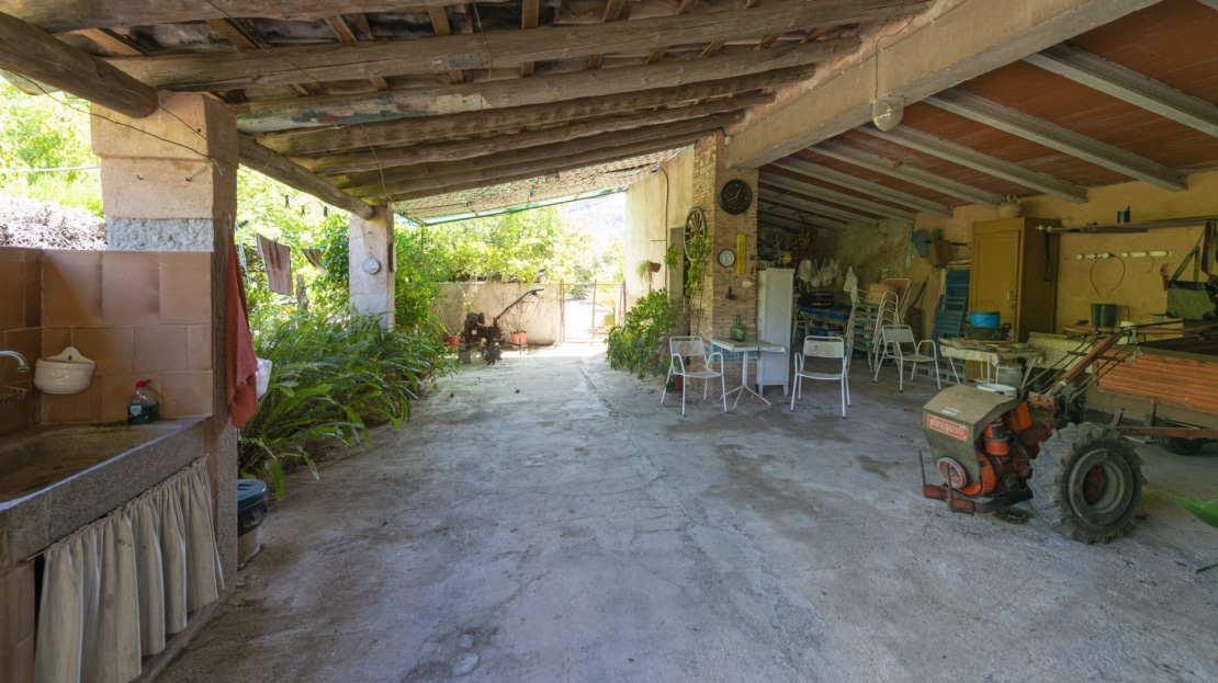 IF-4755 INVESTITION! Finca auf großem Grundstück mit Obstbäumen und viel Potenzial in Soller