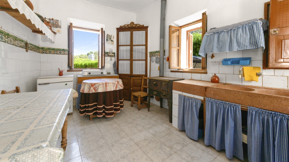 IF-4755 INVESTITION! Finca auf großem Grundstück mit Obstbäumen und viel Potenzial in Soller