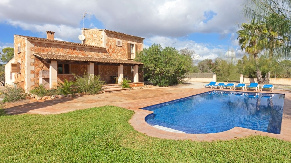 F-2087 Idyllische Naturstein Finca mit Pool und Weitblick zwischen Campos und Santanyi, ideal für Naturliebhaber!