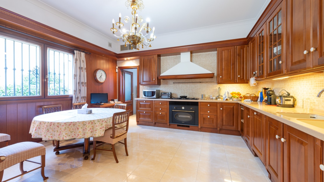 V-3443 Spektakuläre Villa in Son Veri Nou in 1. Meereslinie mit Blick auf die Bucht von Palma