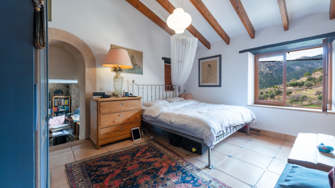 D-4819 Bunyola: Stadthaus mit Pool, Garten & Panoramablick – Ihr Tor zur Tramuntana