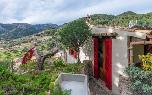 D-4819 Bunyola: Stadthaus mit Pool, Garten & Panoramablick – Ihr Tor zur Tramuntana