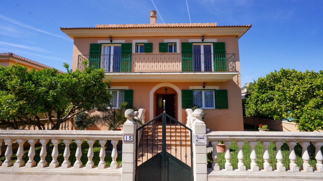 5438  - Villa in Cala Millor 5