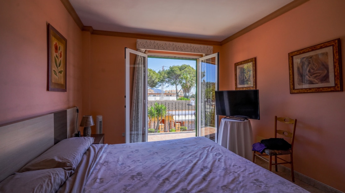 5438  - Villa in Cala Millor 37