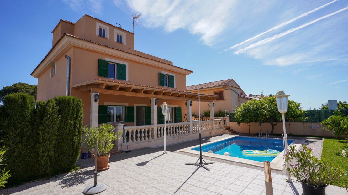 5438  - Villa in Cala Millor 16