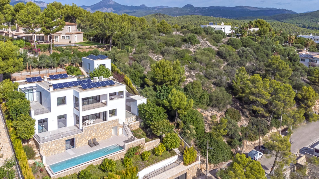 4219 Villa with pool and sea view in a quiet area of Santa Ponsa1