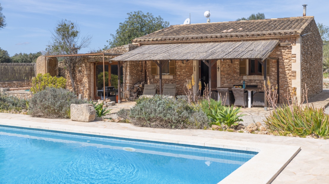 F-4545 Finca in Porreres mit Ferienvermietungslizenz, Privatsphäre UND eigenem Weinberg