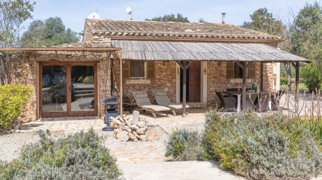 F-4545 Finca in Porreres mit Ferienvermietungslizenz, Privatsphäre UND eigenem Weinberg