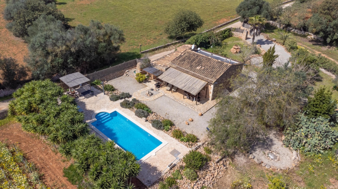 F-4545 Finca in Porreres mit Ferienvermietungslizenz, Privatsphäre UND eigenem Weinberg