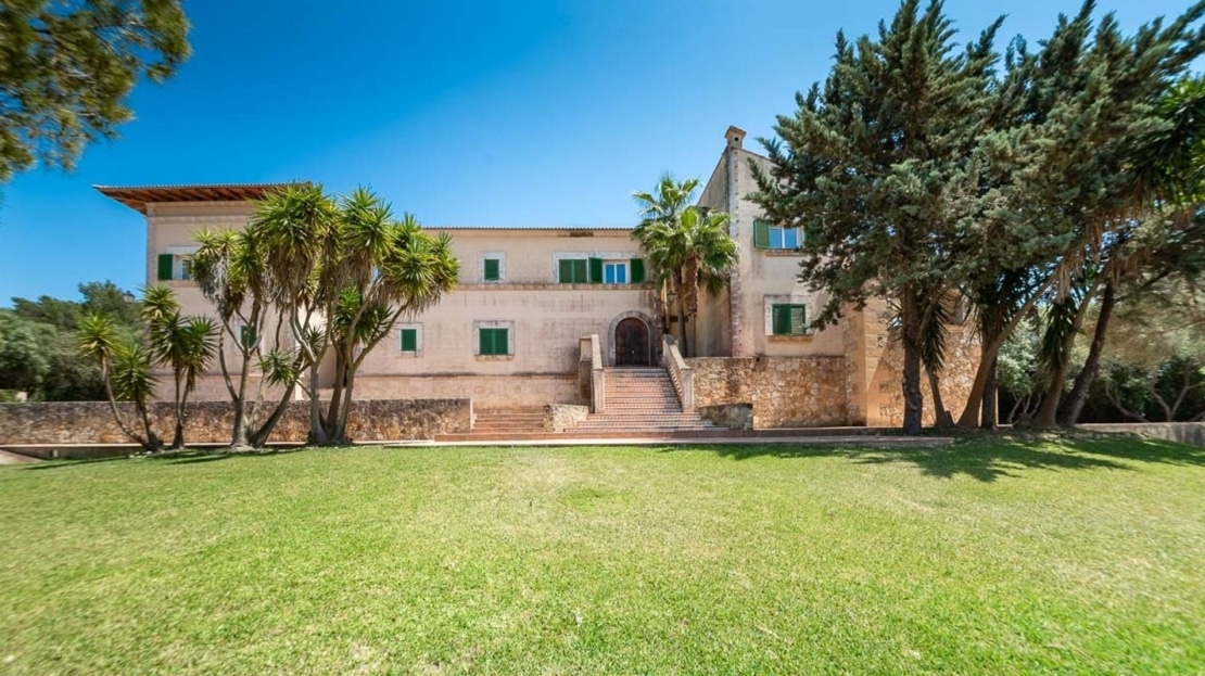 F-4418 Mediterrane Finca auf großem Grundstück, viel Potenzial und herrlichem Bergblick am Rande von Algaida