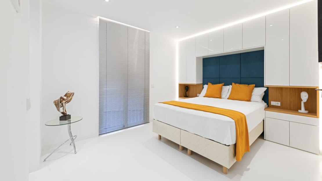 5169-Luxury apartment on Paseo Marítimo with sea view terrace14