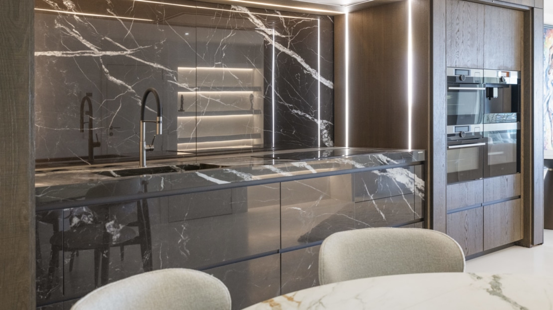 5169-Luxury apartment on Paseo Marítimo with sea view terrace9