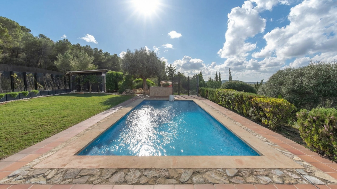 genai_image_59d103b7a1064f8f9889ee83f1b8e5bc_1764587392_00001