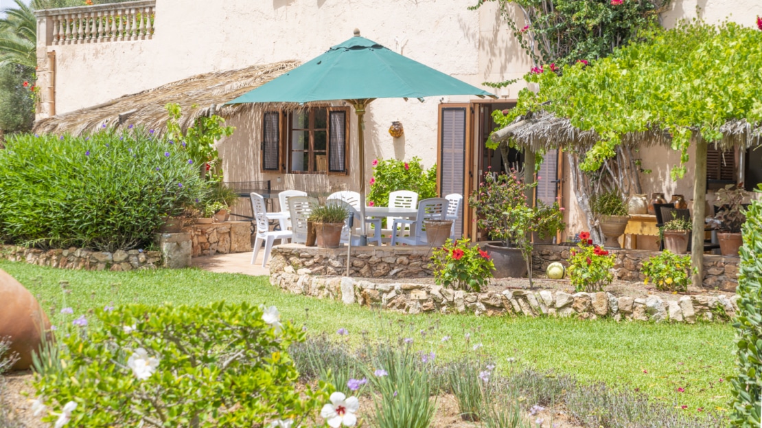 F-3925 Charmante Finca in Calonge mit traumhaftem, parkähnlichem Garten