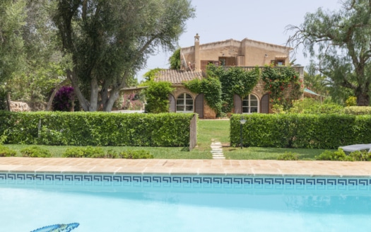 F-3925 Charmante Finca in Calonge mit traumhaftem, parkähnlichem Garten