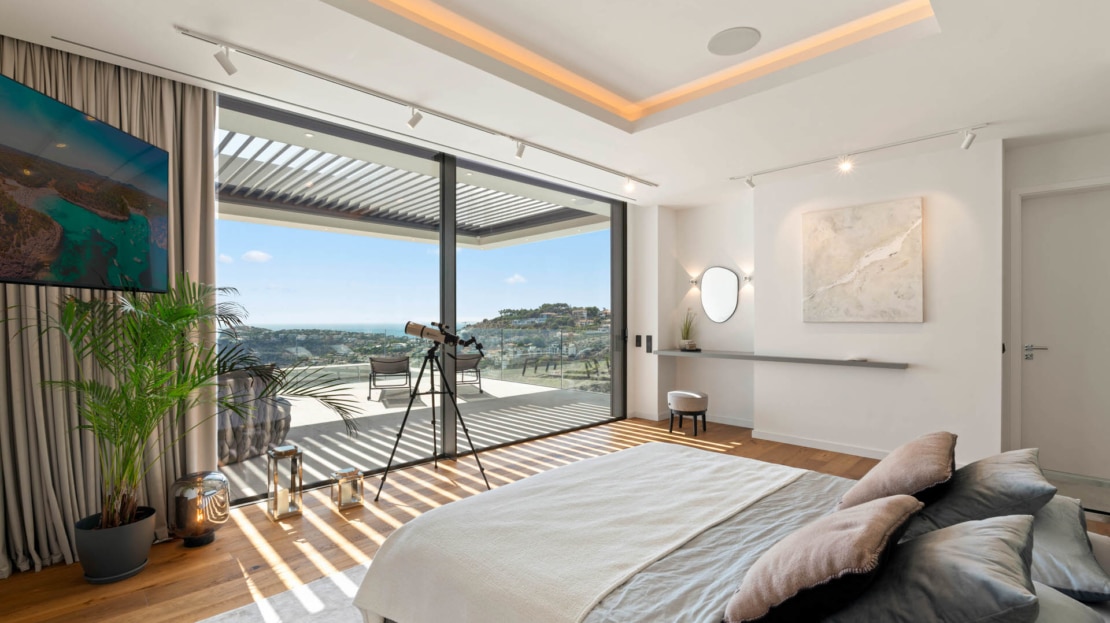 2752 - Villa in Camp de Mar 1