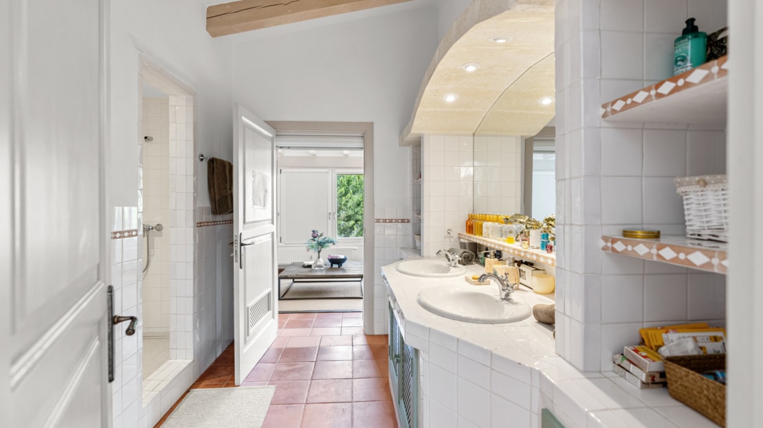 5420 - Sea view villa in Camp de Mar24