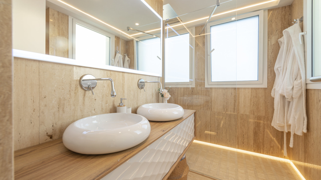 P-3864 Designer Duplex Penthouse in Palma mit gr. Terrasse, beeindruckendem Lichtdesign und Meerblick