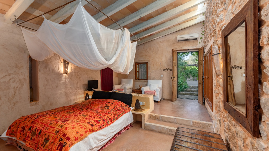 5126 Einzigartige Naturstein Finca in Porreres mit traumhaftem Panorama Blick