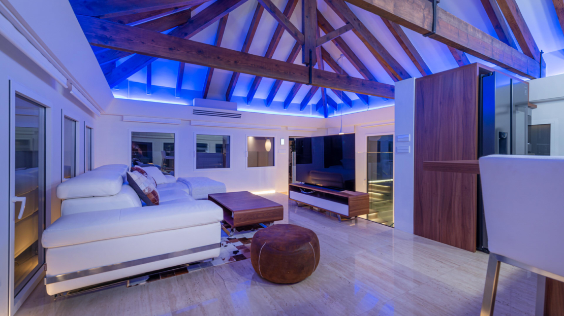 P-3864 Designer Duplex Penthouse in Palma mit gr. Terrasse, beeindruckendem Lichtdesign und Meerblick